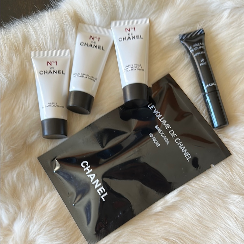 DE Chanel  Set - Black and White